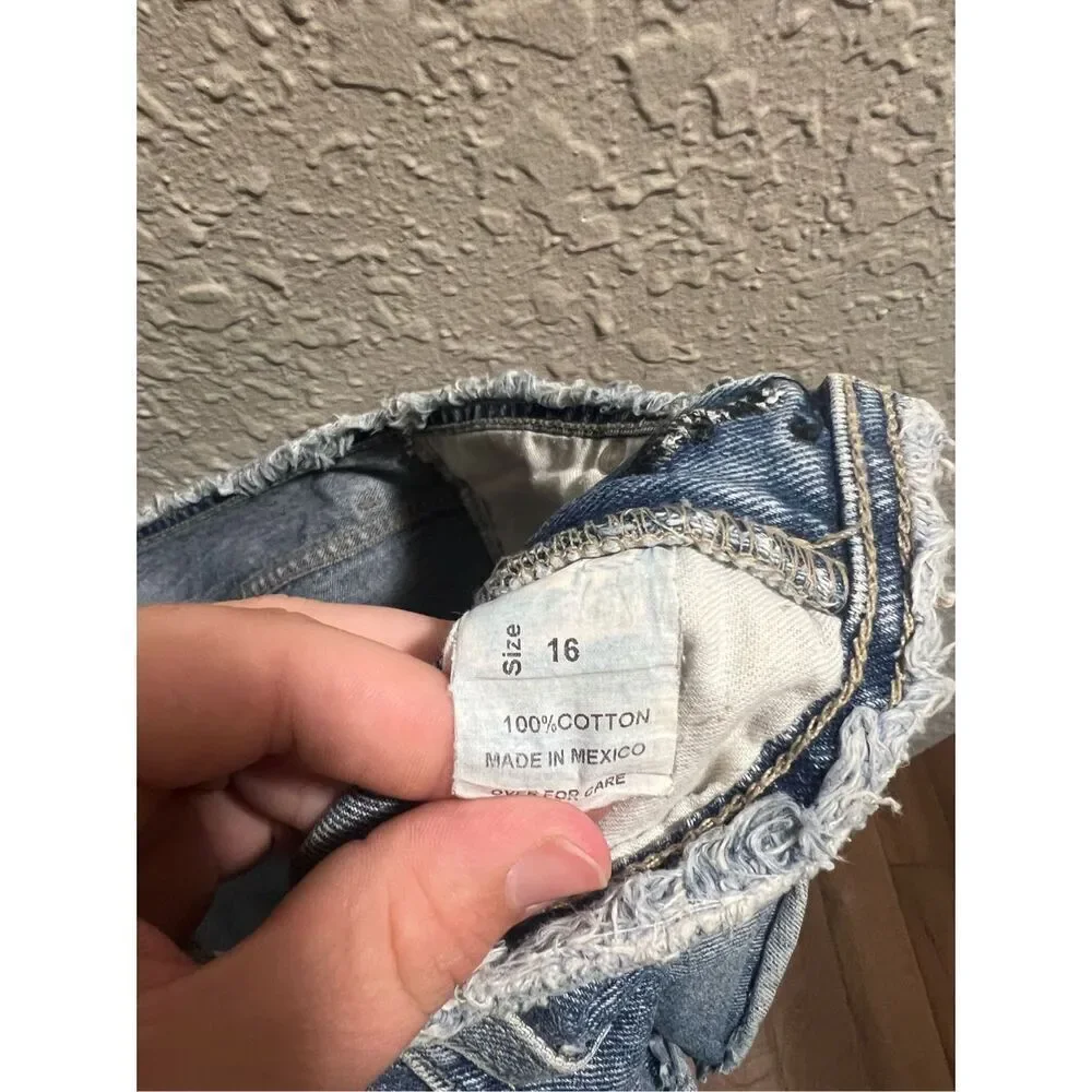 Venezia Jeans Clothing Co. Jean Shorts Woman’s Size 16 100% Cotton